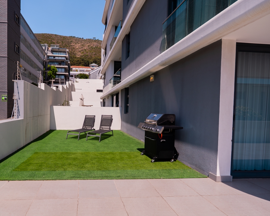 2 Bedroom Property for Sale in Sea Point Western Cape